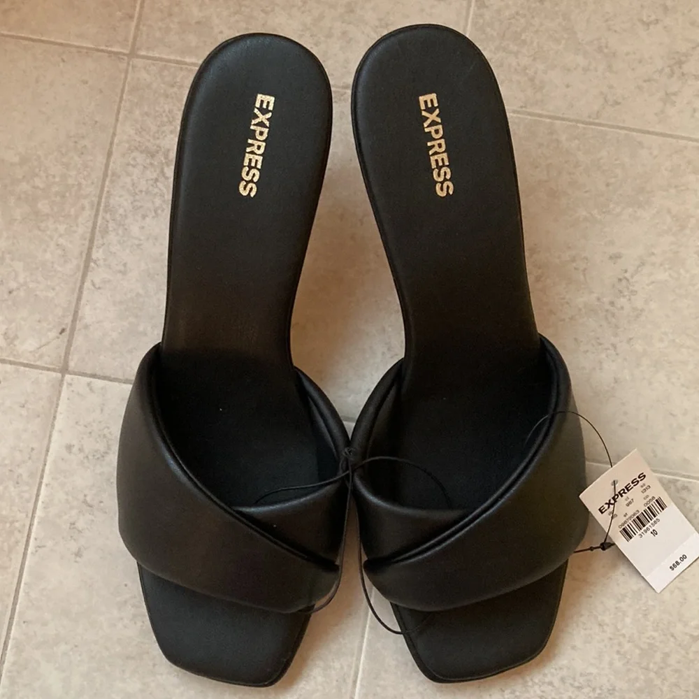 Express Women’s Sandals NWT - Picture 3 of 8